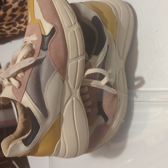 Steve Madden Size 11 memory sneakers - Picture 3 of 4